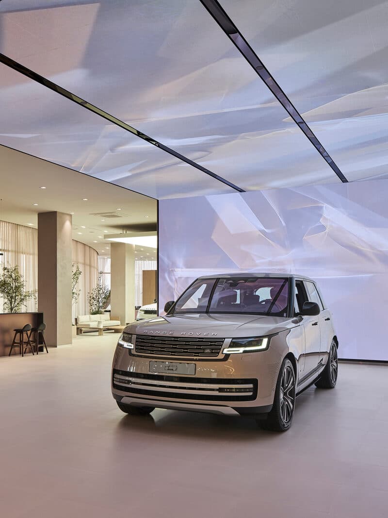 “KOREAN-STYLE” modern luxury of the Korean-first Range Rover Boutique